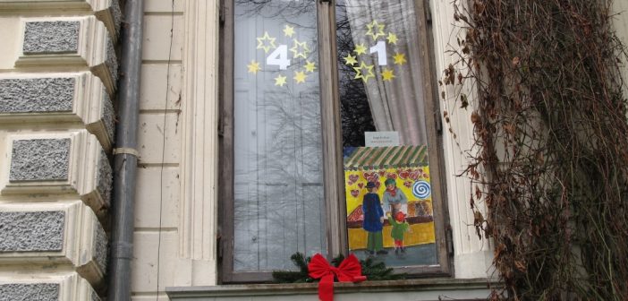 Weihnachtliche Motive Hinter Glas